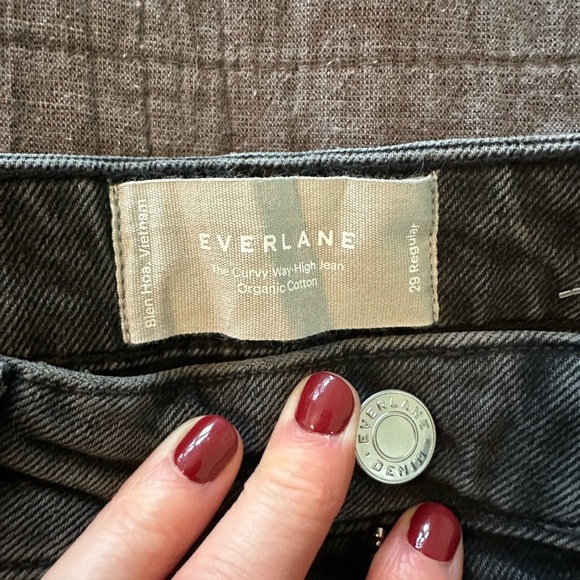 Everlane | The Curvy Way-High Jean in Washed Black - Picture 7 of 9
